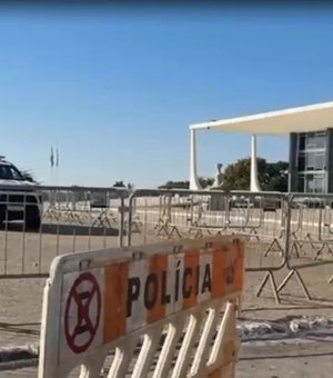 Bloqueios e grades: segurança é reforçada para a sessão do STF sobre Moraes