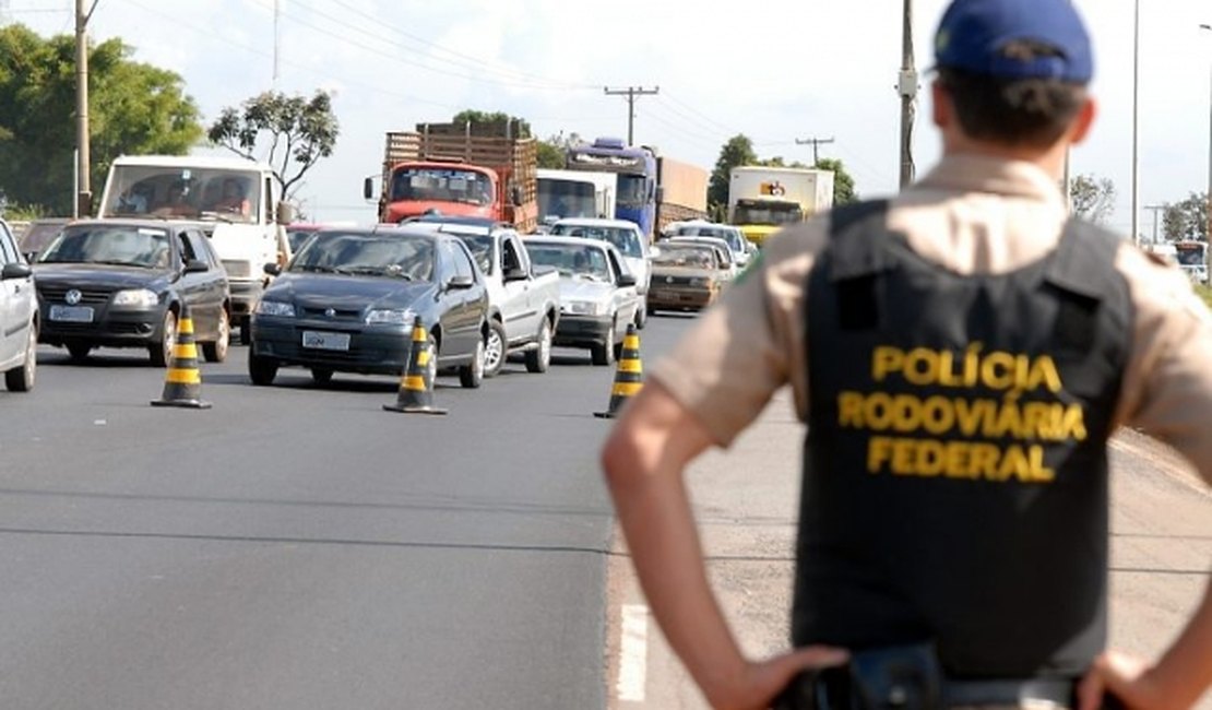 PRF interdita trecho da BR-101 em Flexeiras nesta sexta-feira (29)