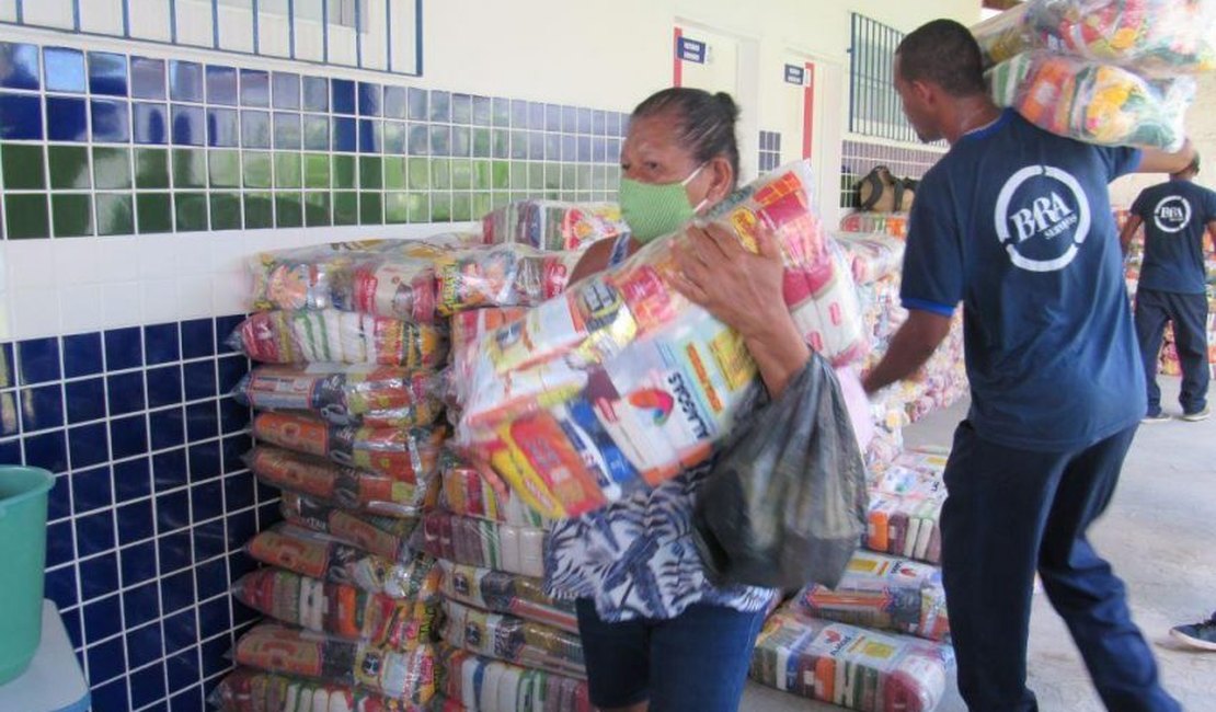 Lar são Domingos recebe doação de cestas básicas nesta segunda-feira (17)