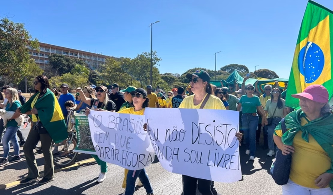 Direita faz ato em Brasília após operação da PF contra Bolsonaro