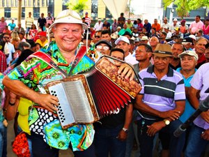 Live “Sanfonas e Versos” realiza homenagem ao mestre Afrísio Acácio em seus 72 anos