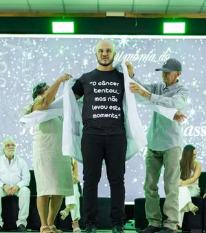Estudante de medicina emociona em homenagem aos pais no TO: 'O câncer tentou, mas não levou este momento'