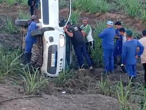 [Vídeo] Colisão entre carros é registrada em Porto Calvo