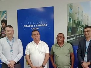 [Vídeo] Prefeito anuncia construção de casas em Jacuípe