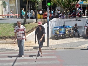 Prefeitura prioriza acessibilidade e instala botoeira para deficientes visuais