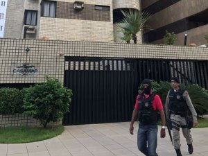 Acusado de roubo é preso em residência na Ponta Verde