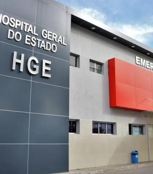 Homem é esfaqueado pela esposa após agredi-la dentro de apartamento no Farol, em Maceió