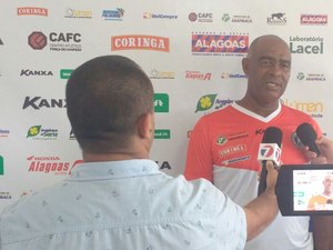 [Vídeo] Moisés confirma escalação e Peu titular na lateral-direita do ASA