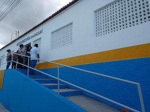 Prefeitura de Feira Grande entrega escola reformada para a comunidade rural 