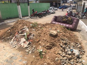 Após cobrança de moradores, CASAL informa que irá resolver problema de vazamento em Arapiraca