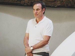 Marco Ricca recebe alta médica e deixa hospital do Rio após tratar Covid-19