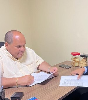 Prefeitura de Palmeira e Governo do Estado discutem série de ações na área da Saúde para o município