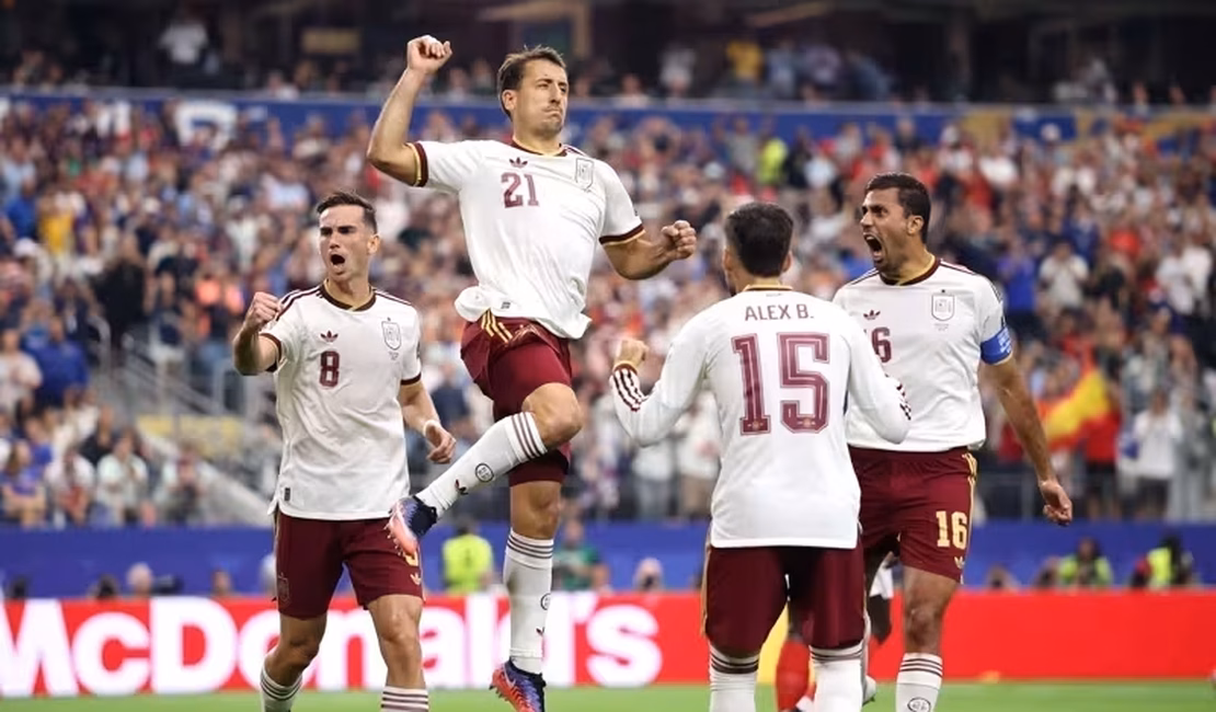 Espanha domina 'super' França e avança à final da Copa do Mundo