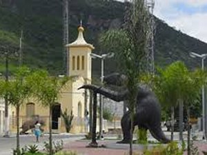 Casal trabalha para recuperar abastecimento de Maravilha e Ouro Branco