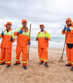 Alurb já recolheu mais de 4 mil toneladas de resíduos das praias de Maceió este ano