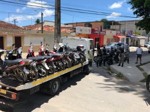 Operação do BPTran apreende nove veículos em operação na Feirinha do Tabuleiro