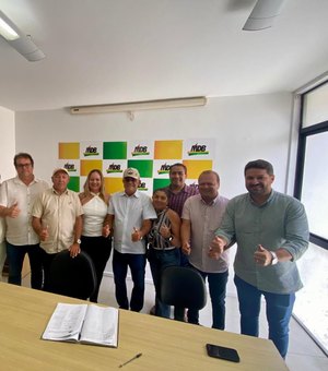 Prefeito Petrúcio Barbosa e Vice-prefeito Josenildo França participam da Convenção Estadual do MDB em Alagoas