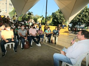 Luciano Barbosa se reúne com jovens de Arapiraca e debate propostas