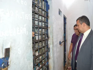 Defensoria Pública inspeciona Central de Flagrantes I