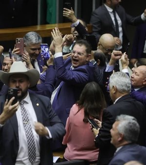 Câmara aprova urgência para análise de anistia aos presos do 8 de Janeiro; deputados de Alagoas divergem