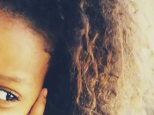 Mulheres são processadas por cortar à força cabelo de jovem negra