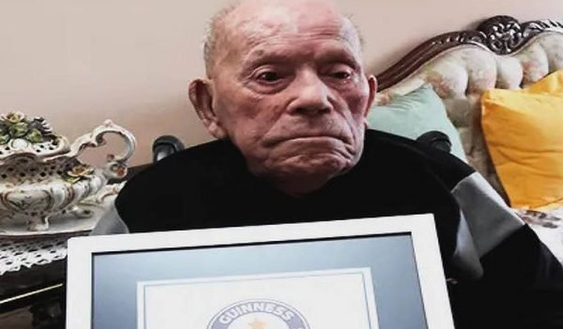 Homem mais velho do mundo morre dias antes de completar 113 anos