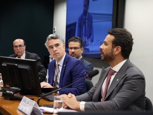 Rafael Brito lidera último debate sobre a construção do Sistema Nacional de Educação