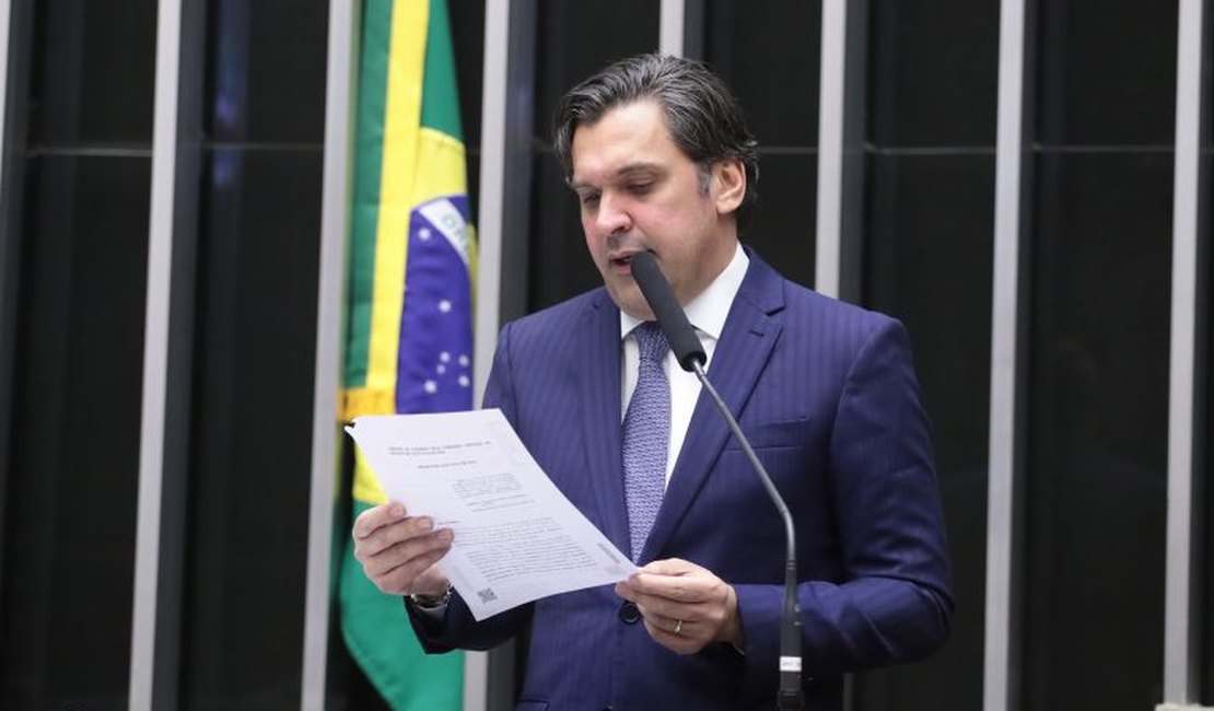 Câmara aprova projeto que limita o aumento do salário mínimo e restringe acesso ao BPC