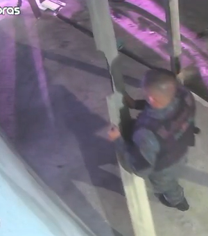 [Vídeo] Policial é flagrado mudando direção de câmeras durante abordagem no Benedito Bentes