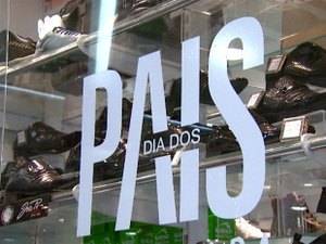 Dia dos Pais: vendas têm pior desempenho desde 2005, diz Serasa