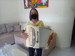 [Vídeo] Conheça Edu Lima, sanfoneiro de Craíbas que “batalha” no The Voice Kids neste domingo (08)