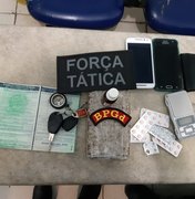 Jovens são presos com drogas e munições em Maceió