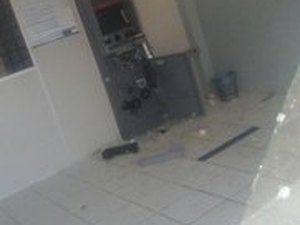 Assaltantes tentam explodir banco em Feliz Deserto