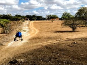 Prefeito gasta cerca de R$ 4 milhões em festas e impõe população sobreviver sem água em casa