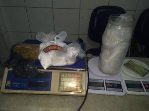 Polícia prende 'John Lenon' por tráfico de drogas, no Jacintinho
