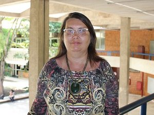 [Vídeo] Servidores da Ufal protestam pedindo permanência da superintendente do HU