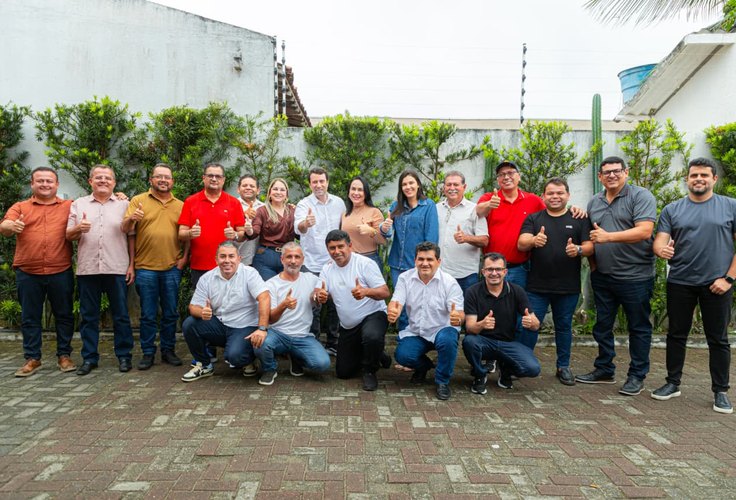 Força na base: Daniel Barbosa recebe apoio de 17 dos 19 vereadores arapiraquenses