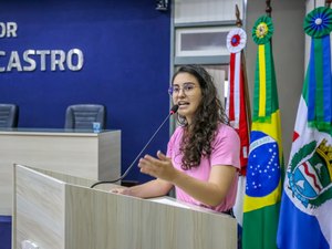 Teca Nelma denuncia bloqueio de acesso ao mar em Ipioca e cobra ação da Prefeitura