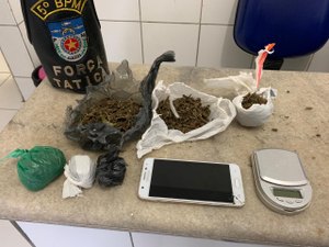 Celular roubado e maconha foram encontrados em uma casa no Village Campestre