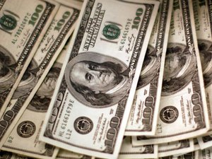 Dólar fecha em alta, cotado a R$ 5,24 nesta segunda-feira