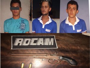 Jovens são presos ao esconder arma e munições em cercado