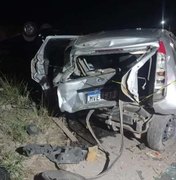 Colisão entre dois carros deixa um homem morto na AL-220 em Campo Alegre