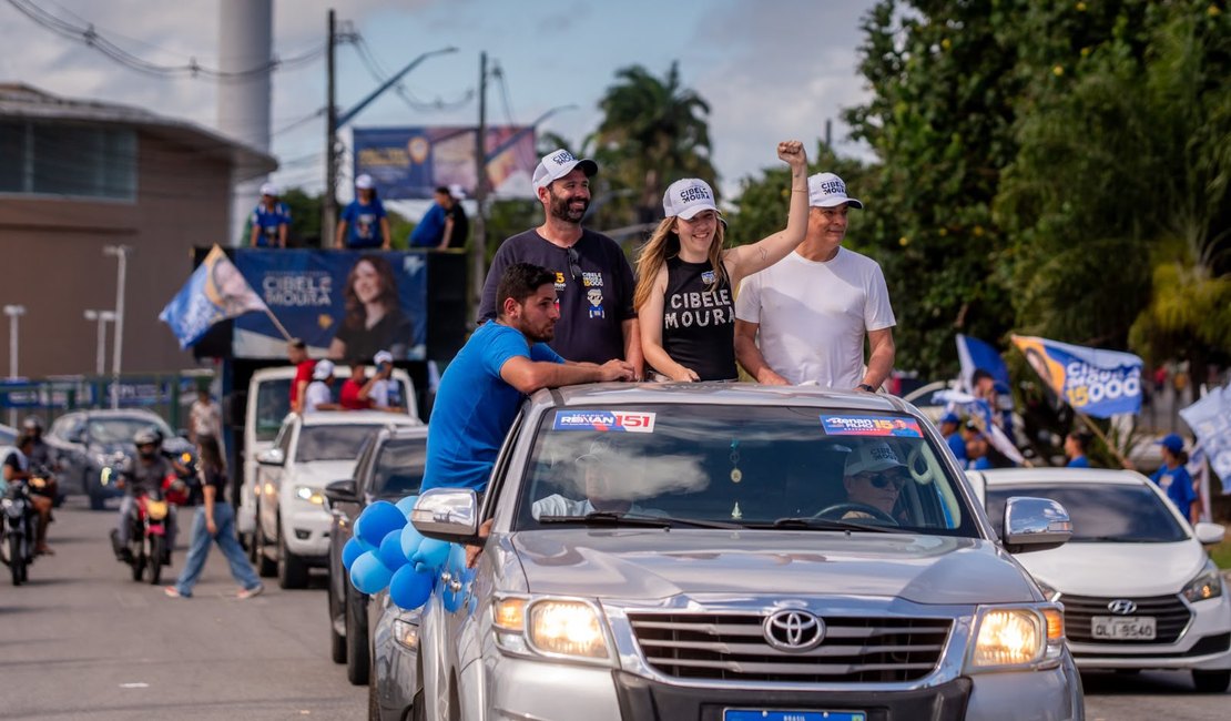Cibele Moura reúne apoiadores em carreata no Benedito Bentes e evento em União