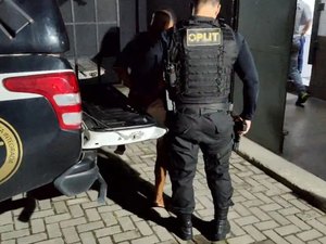 Homem em situação de rua é preso por furto no bairro da Pajuçara