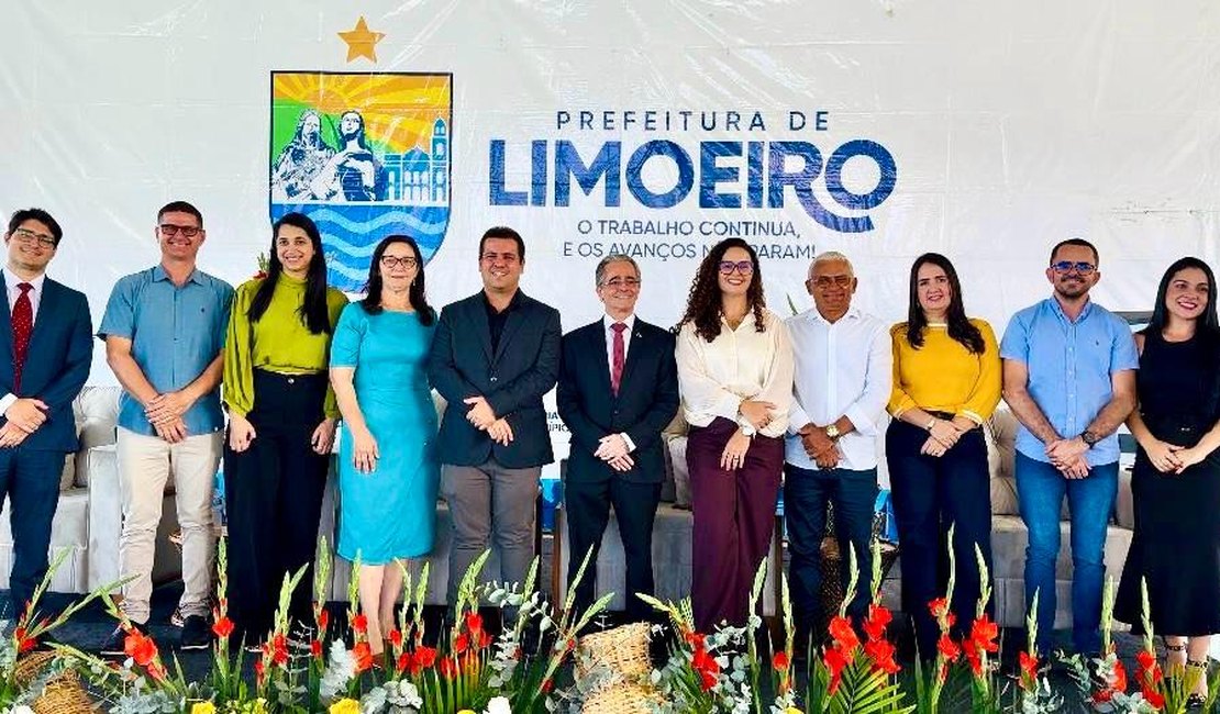 Limoeiro de Anadia entrega 101 títulos de propriedade através do Programa Moradia Legal
