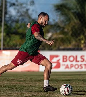 CRB embarca para Fortaleza e terá a volta do zagueiro Henri contra o Ceará
