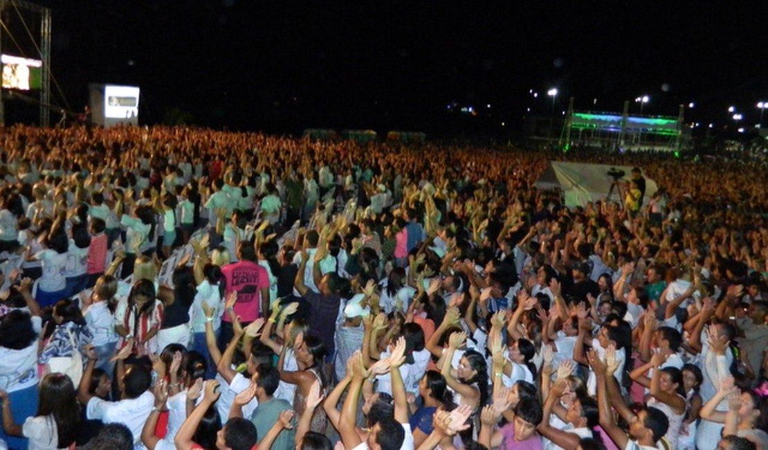 Evento evangélico reúne mais de 30 mil pessoas no Lago Perucaba, em Arapiraca
