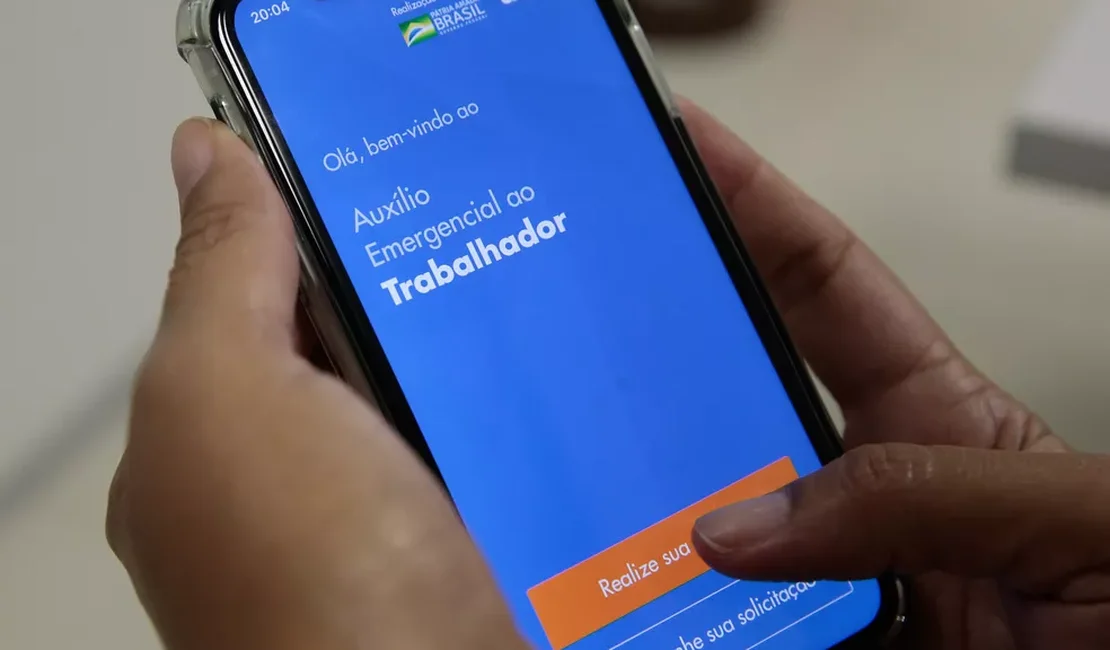 Governo antecipa saques da 1ª parcela do auxílio emergencial para 2 milhões