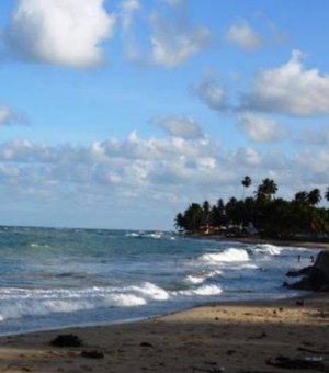 Corpo com ferimento na cabeça é encontrado em praia no bairro Pescaria, em Maceió