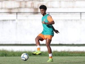 CSA confirma contratação de lateral ex-Santa Cruz
